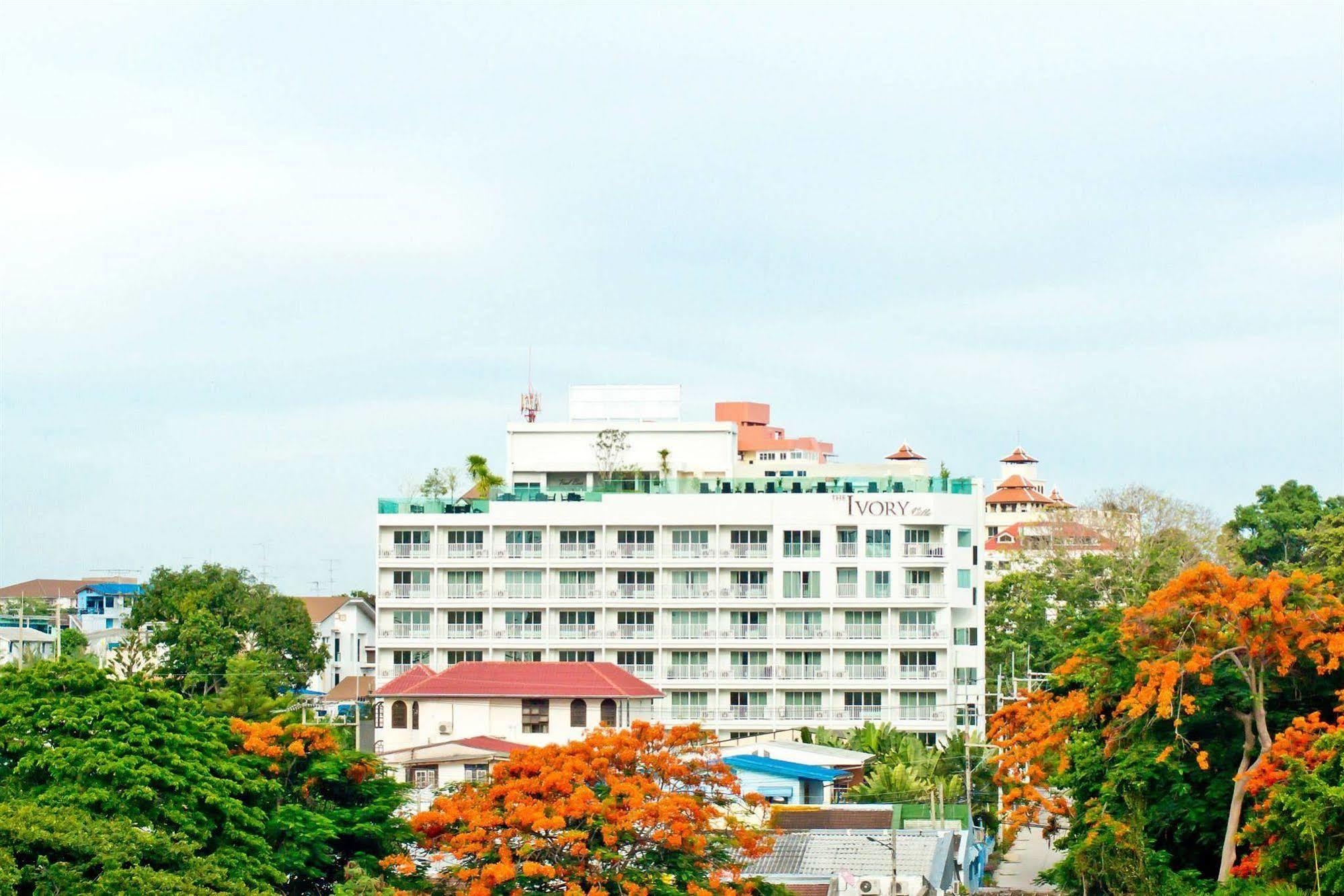 The Ivory Villa Pattaya Buitenkant foto